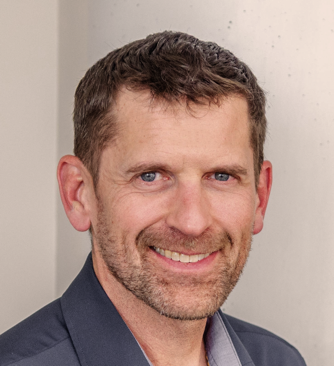 Jason W. Sahl headshot